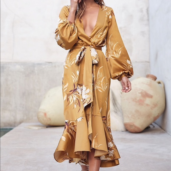 Express Dresses & Skirts - Express Rocky Barnes Satin Floral Kimono